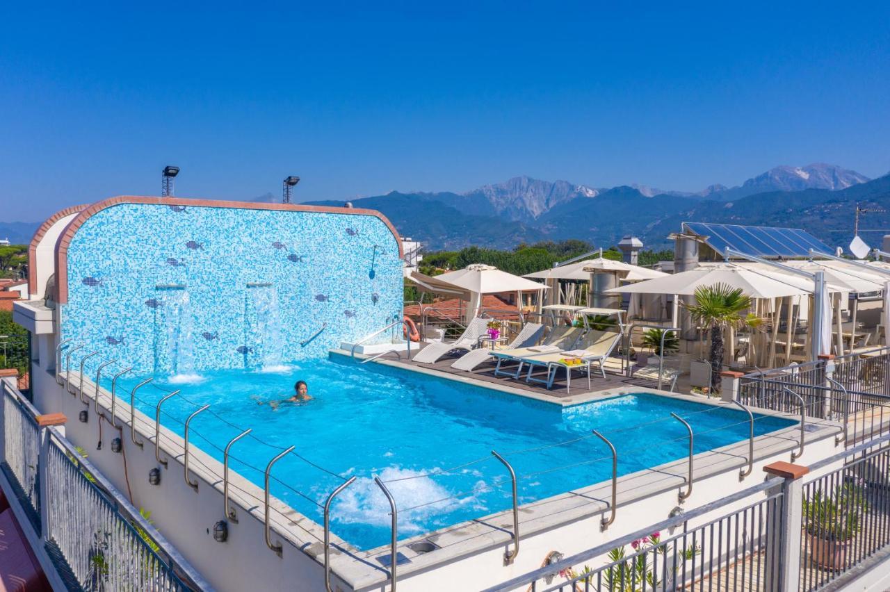 Hotel Nuova Sabrina مارينا دي بييتراسانْت المظهر الخارجي الصورة