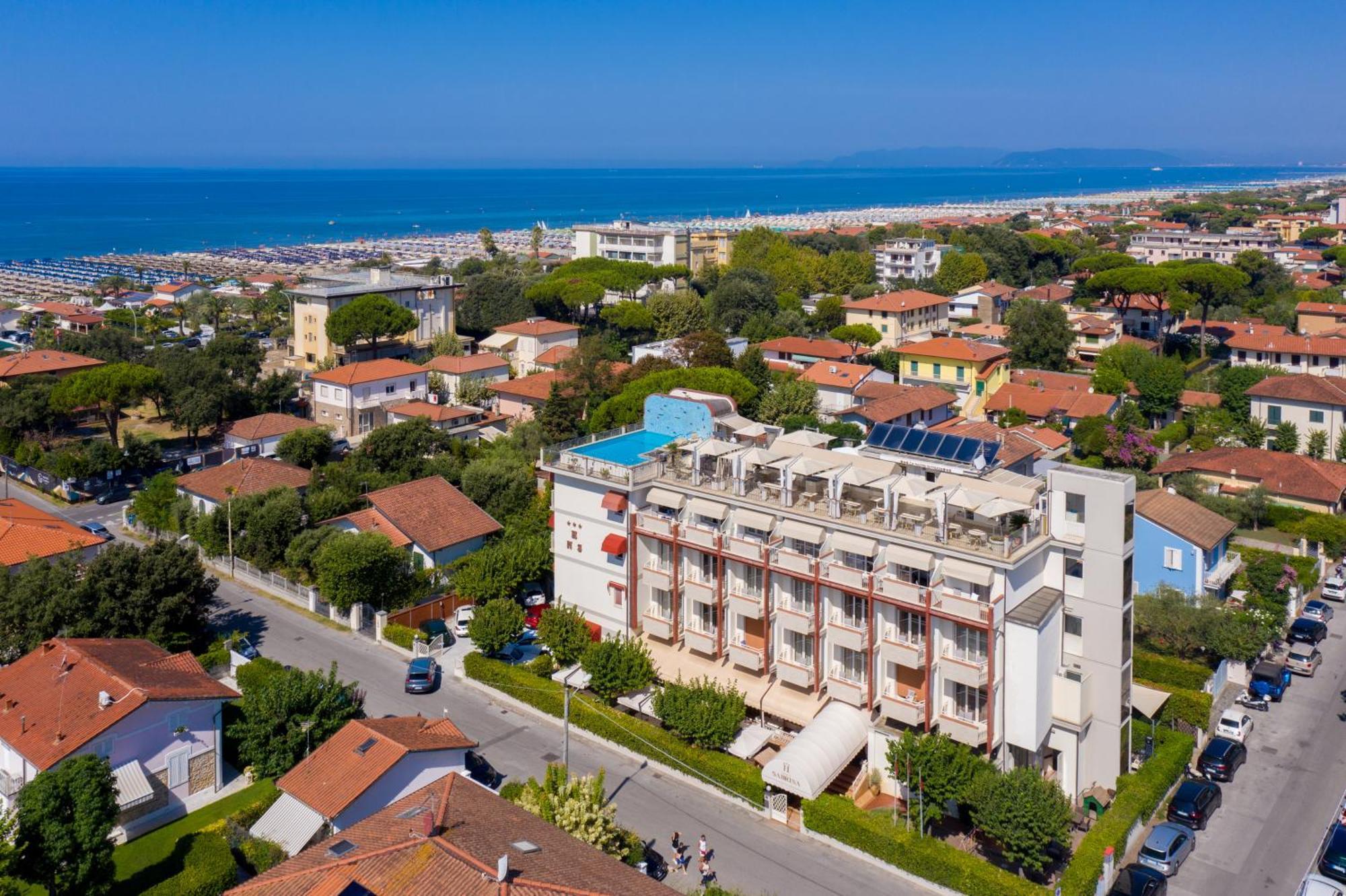 Hotel Nuova Sabrina مارينا دي بييتراسانْت المظهر الخارجي الصورة