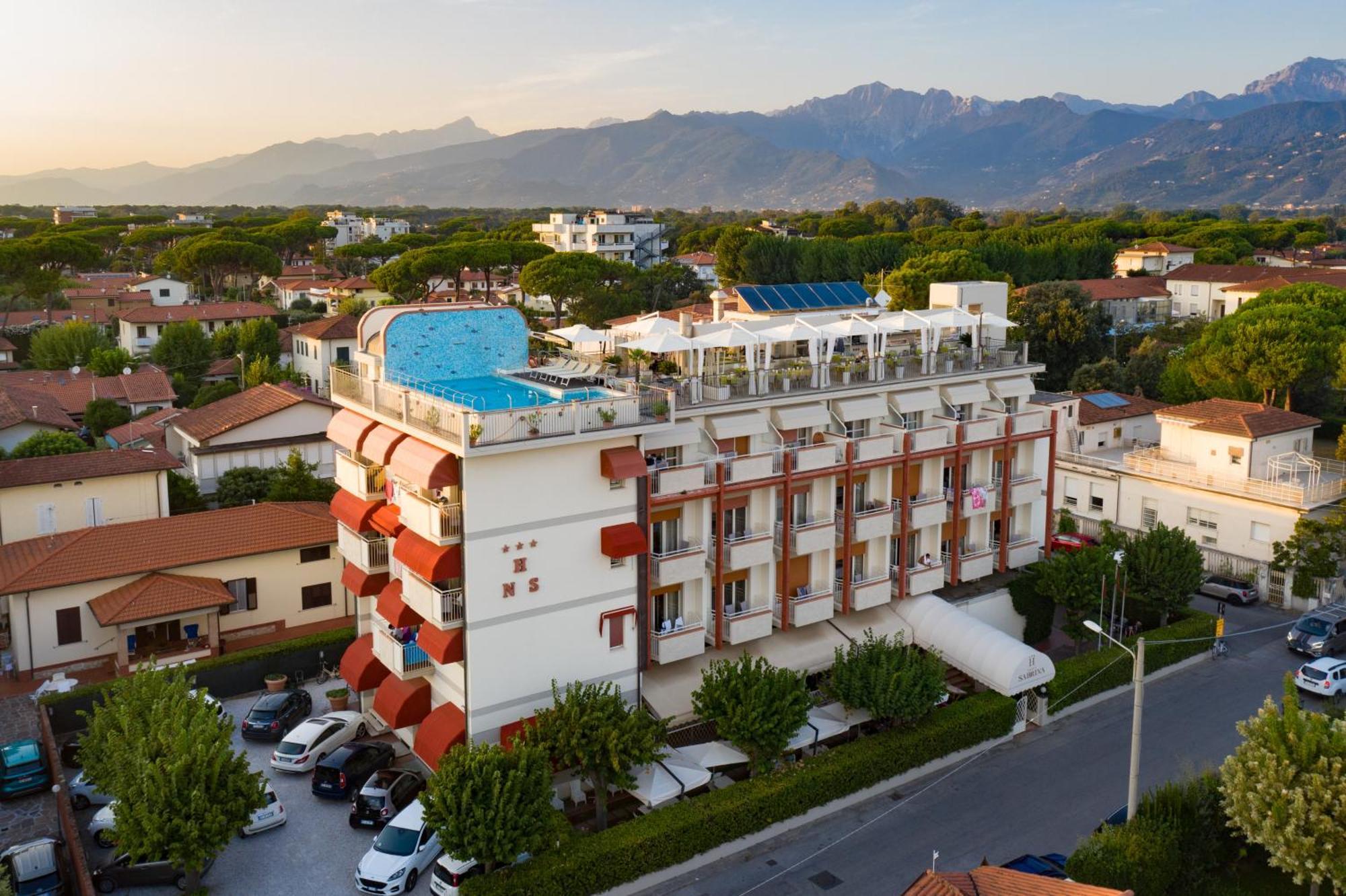 Hotel Nuova Sabrina مارينا دي بييتراسانْت المظهر الخارجي الصورة