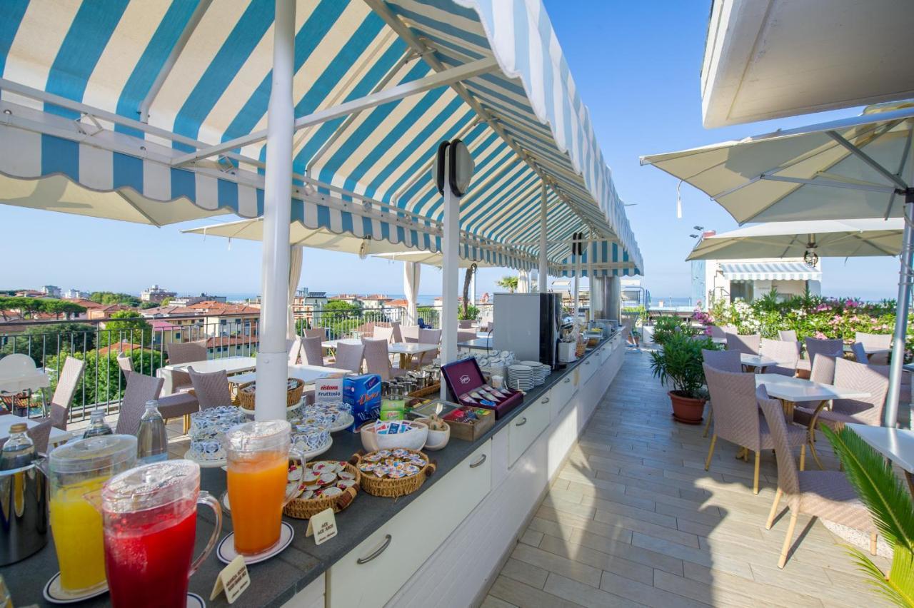 Hotel Nuova Sabrina مارينا دي بييتراسانْت المظهر الخارجي الصورة